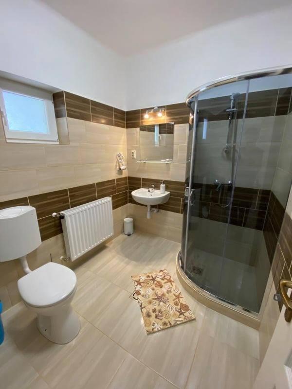 Levendula Vendeghaz Apartment ไฮจ์ดูบอสซอร์มีนย์ ภายนอก รูปภาพ