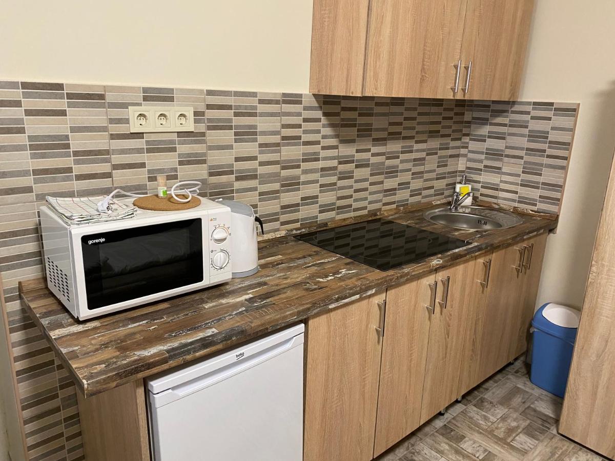 Levendula Vendeghaz Apartment ไฮจ์ดูบอสซอร์มีนย์ ภายนอก รูปภาพ